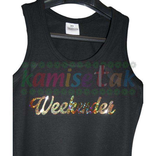 Camisetas negras de tirantes del Bar Wekender de Galerías Urkijo, en Bilbao Camisetas negras de tirantes del Bar Wekender de Galerías Urkijo, en Bilbao